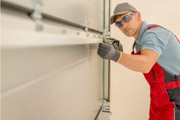 Garage Door Residential Image